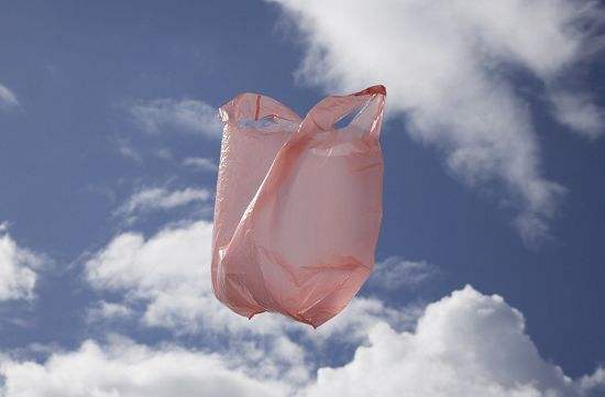 Napraviti plastičnu vrećicu da obratite pozornost na problem